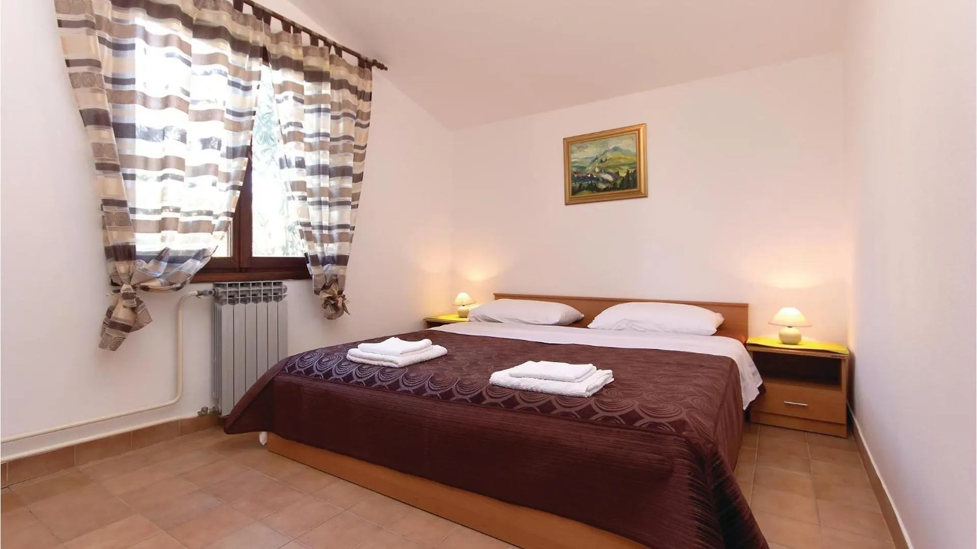 2 Bedroom Amazing Apartment In Pola